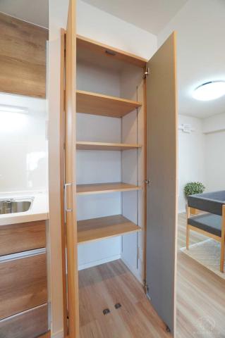 キッチンサイドの収納