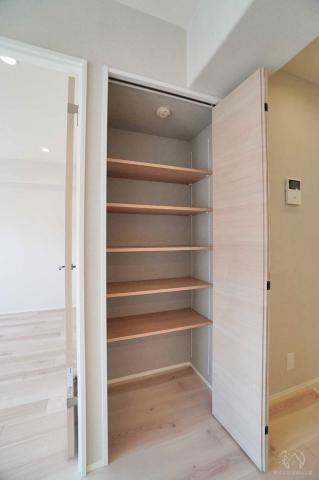 リビングルームの収納