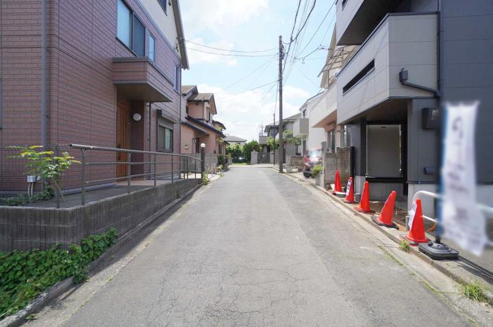 前面道路（5月中旬撮影）
