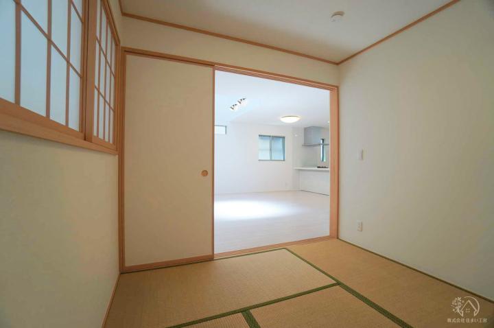 和室から