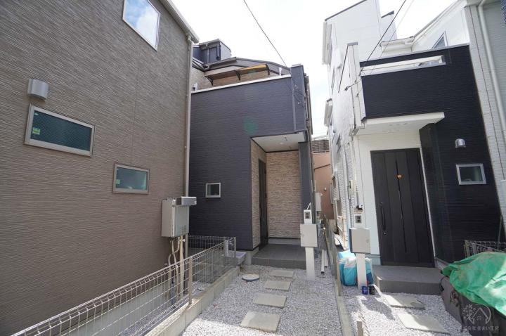 建物外観（5月上旬撮影）