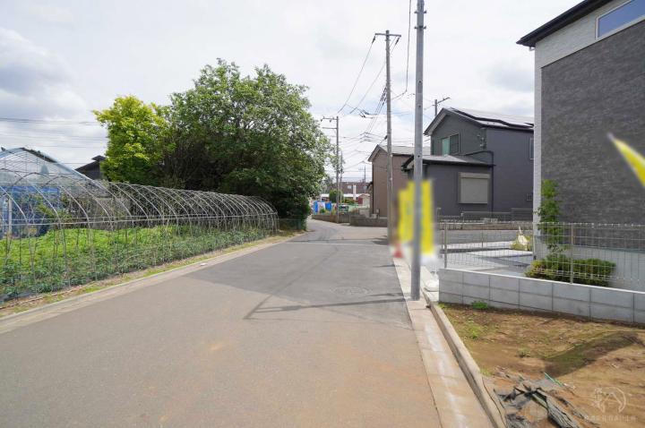 前面道路（5月上旬撮影）