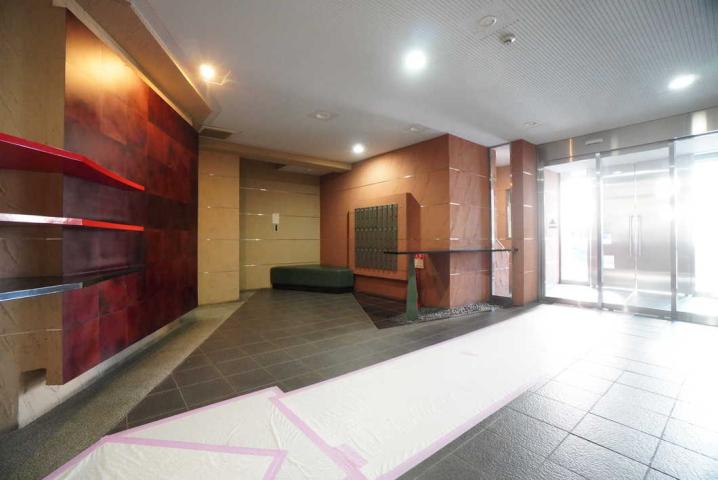 マンションエントランス