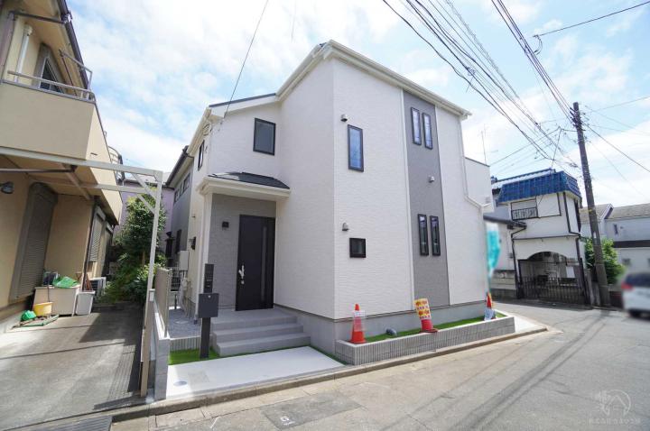 建物外観（8月上旬撮影）