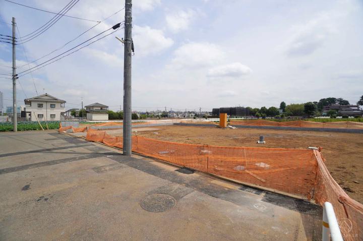 前面道路（5月上旬撮影）