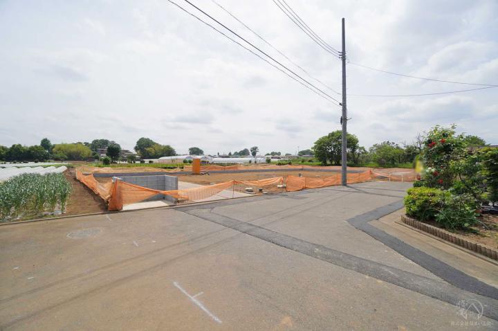 前面道路（5月上旬撮影）