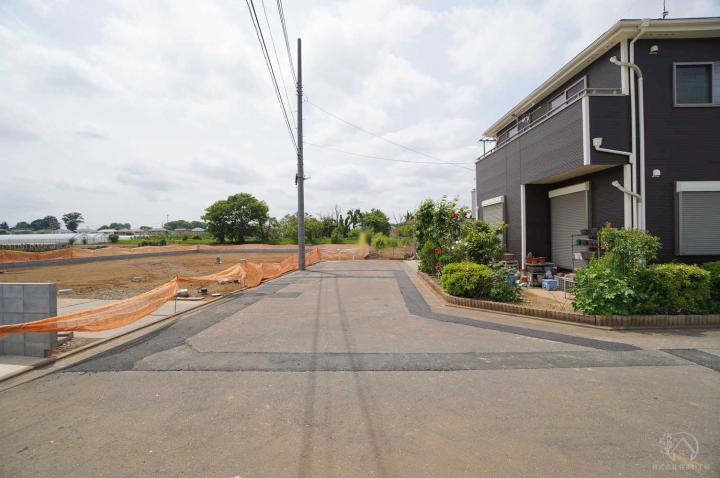 前面道路（5月上旬撮影）