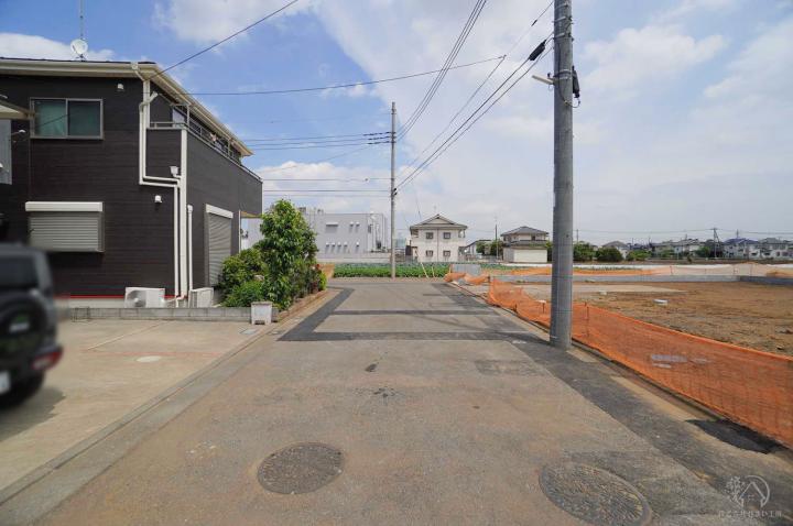 前面道路（5月上旬撮影）