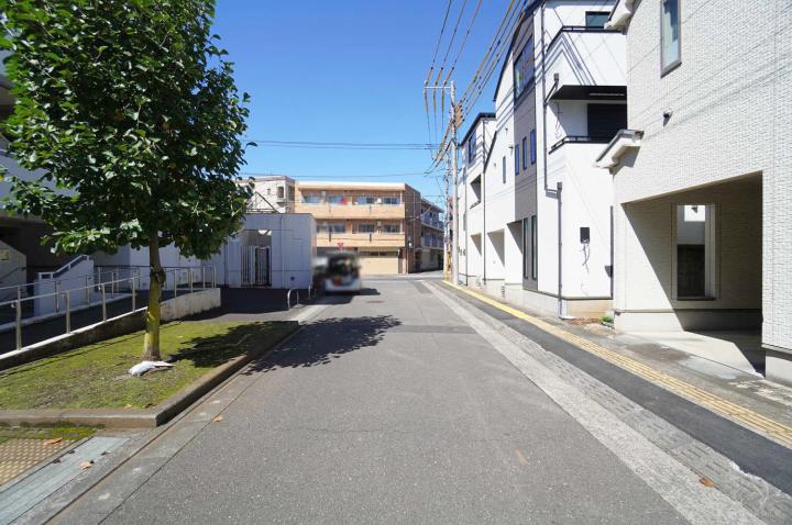 前面道路（10月上旬撮影）