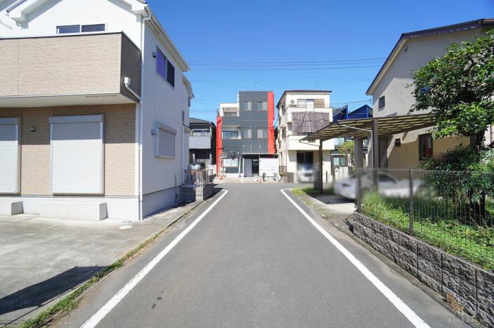 前面道路（10月上旬撮影）
