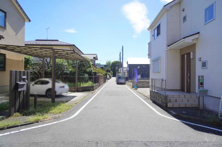 前面道路（10月上旬撮影）
